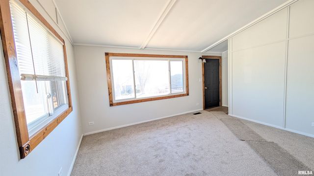 313 HAWTHORNE Circle, Creve Coeur, IL 61610