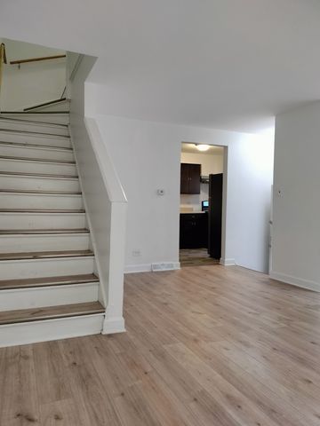 7910 S Muskegon Avenue 1, Chicago, IL 60617