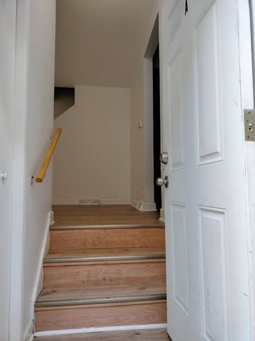 7910 S Muskegon Avenue 1, Chicago, IL 60617