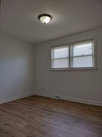 7910 S Muskegon Avenue 1, Chicago, IL 60617