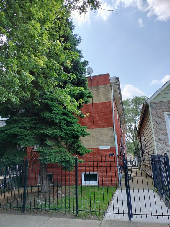 7910 S Muskegon Avenue 1, Chicago, IL 60617