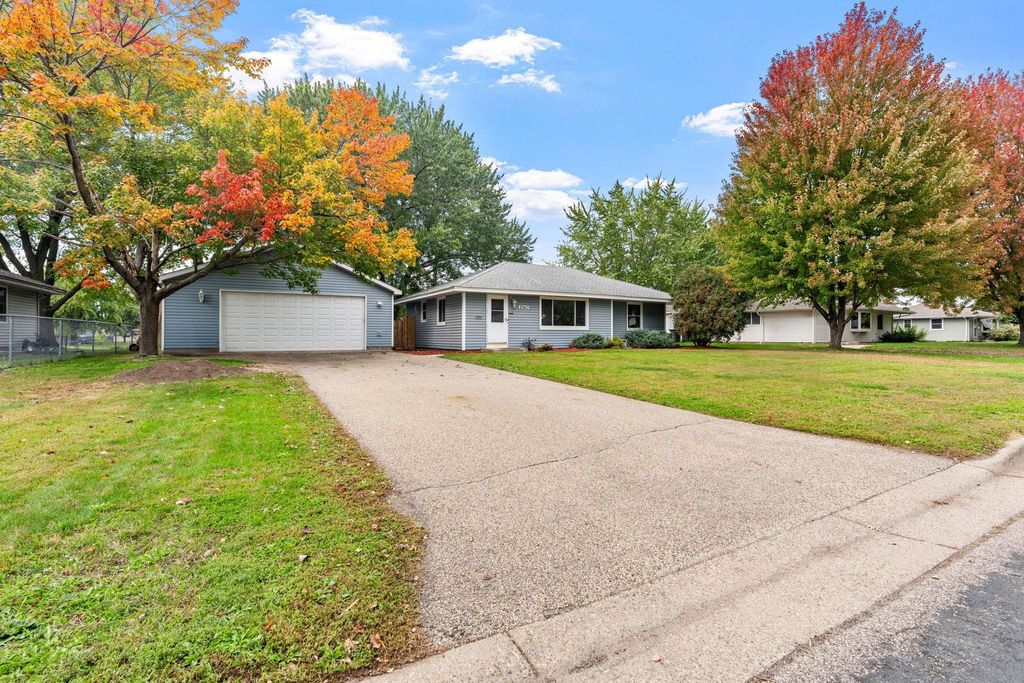 8940 Columbus Avenue S, Bloomington, MN 55420 — photo 2