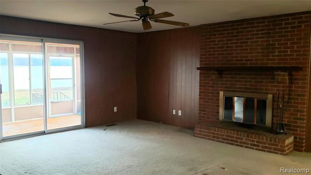 9560 Bluewater Drive, Pinckney, MI 48169