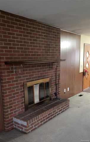 9560 Bluewater Drive, Pinckney, MI 48169