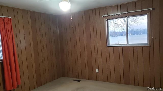 9560 Bluewater Drive, Pinckney, MI 48169