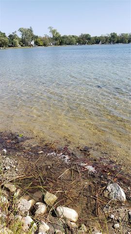 9560 Bluewater Drive, Pinckney, MI 48169