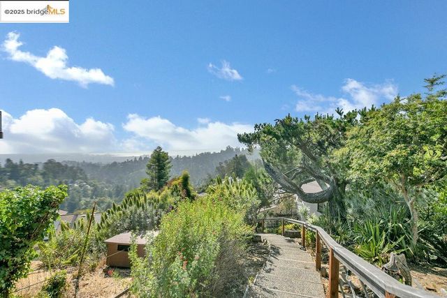 7315 Skyline BLVD, Oakland, CA 94611