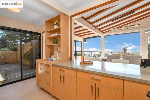 7315 Skyline BLVD, Oakland, CA 94611