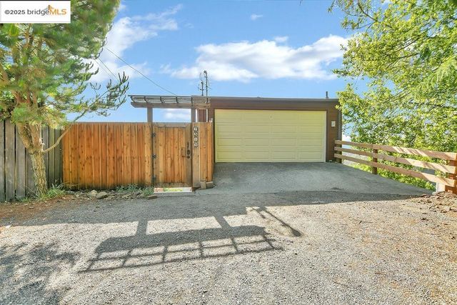7315 Skyline BLVD, Oakland, CA 94611