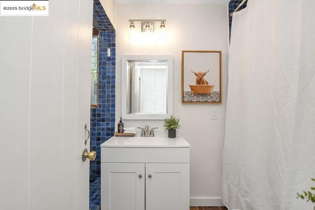 7315 Skyline BLVD, Oakland, CA 94611