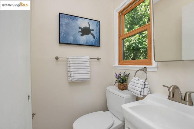 7315 Skyline BLVD, Oakland, CA 94611