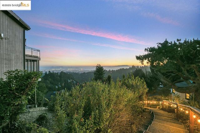 7315 Skyline BLVD, Oakland, CA 94611