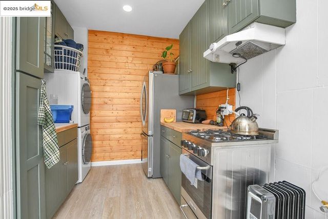 7315 Skyline BLVD, Oakland, CA 94611