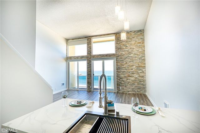 211 Yacht Club Way, Redondo Beach, CA 90277