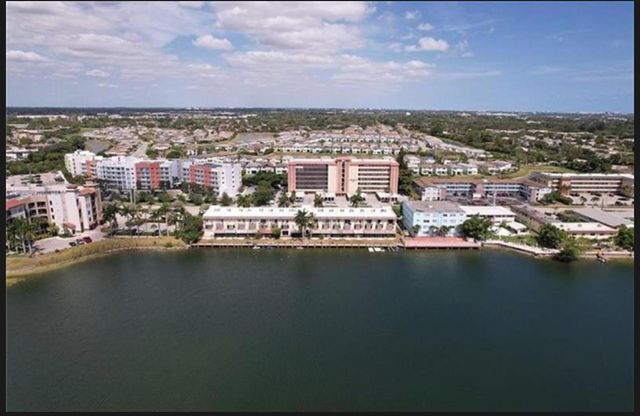 1101 Crystal Lake Dr 609, Deerfield Beach, FL 33064