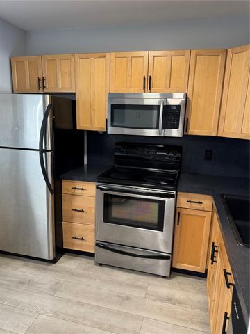 1101 Crystal Lake Dr 609, Deerfield Beach, FL 33064