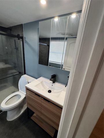 1101 Crystal Lake Dr 609, Deerfield Beach, FL 33064