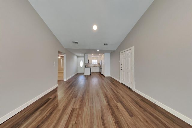 16 W Bigelow Oak Court, Spring, TX 77381