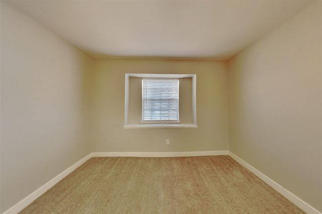 16 W Bigelow Oak Court, Spring, TX 77381