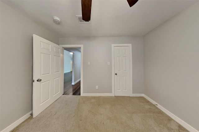 16 W Bigelow Oak Court, Spring, TX 77381