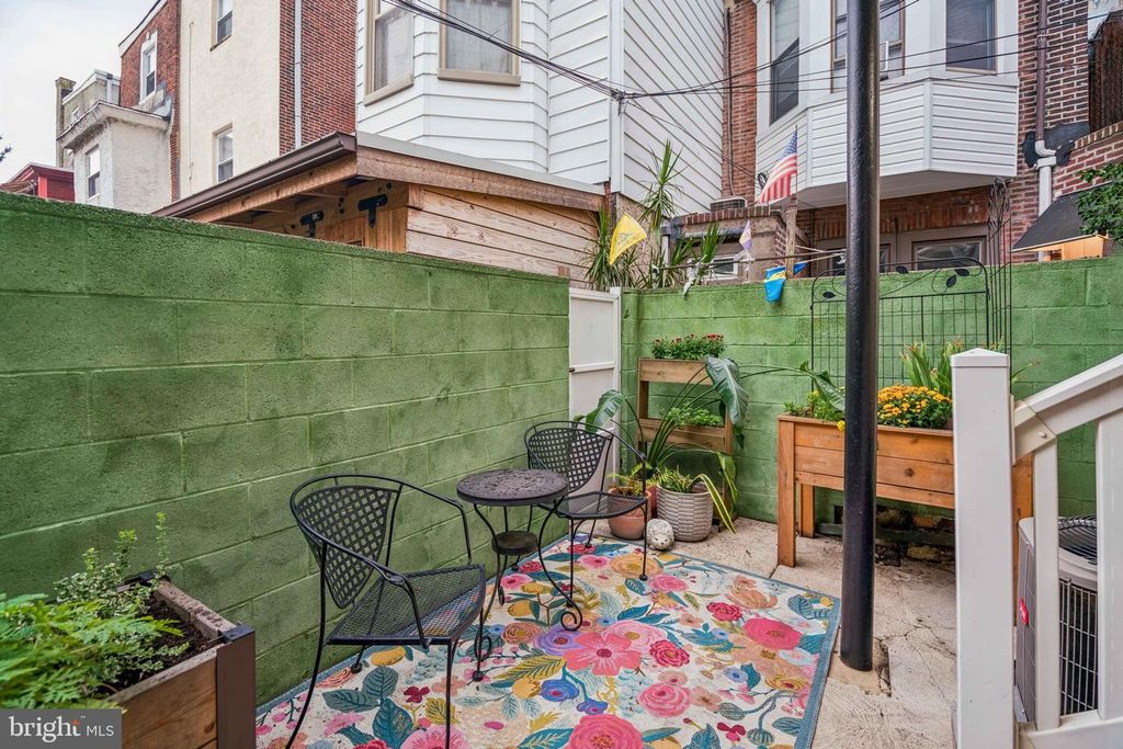 1161 S JUNIPER ST, PHILADELPHIA, PA 19147 — exterior