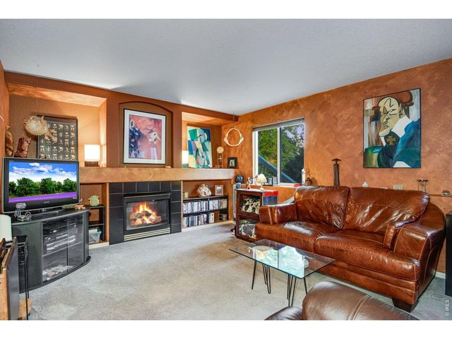2213 Santa Fe Dr, Longmont, CO 80504