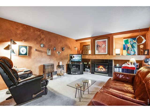 2213 Santa Fe Dr, Longmont, CO 80504