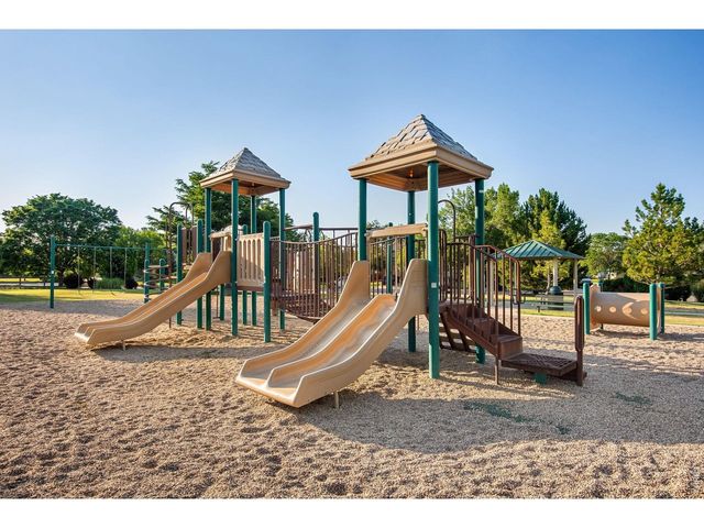 2213 Santa Fe Dr, Longmont, CO 80504