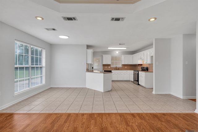 14310 Parkview Dr, Prairieville, LA 70769