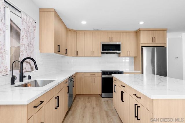 8695 Lepus Rd, San Diego, CA 92126