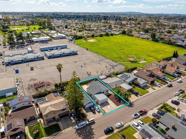 8695 Lepus Rd, San Diego, CA 92126
