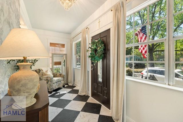 858 E 35th Street, Savannah, GA 31401