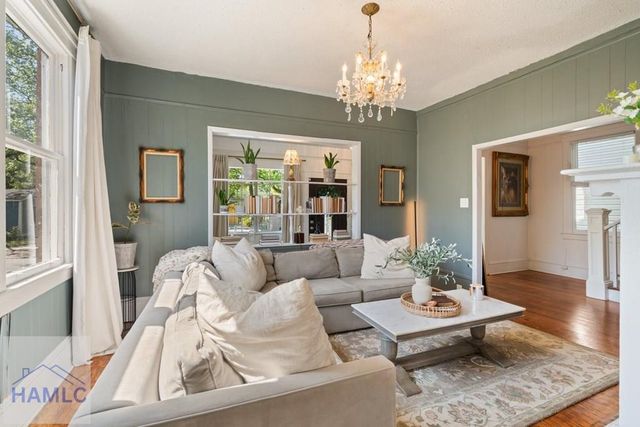 858 E 35th Street, Savannah, GA 31401