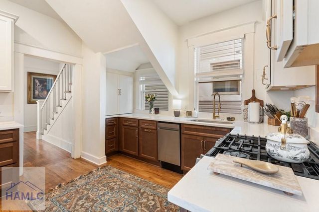 858 E 35th Street, Savannah, GA 31401