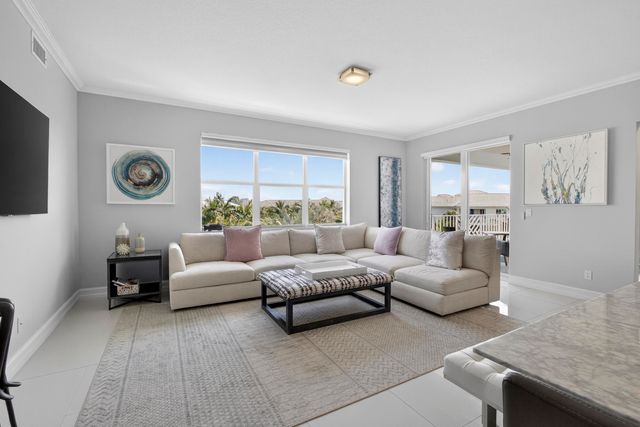 441 Bay Colony Drive N, Juno Beach, FL 33408