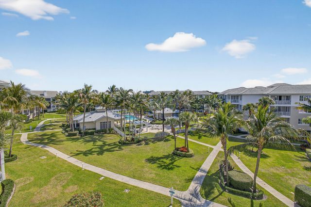 441 Bay Colony Drive N, Juno Beach, FL 33408