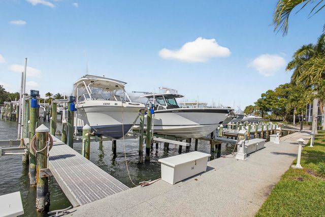 441 Bay Colony Drive N, Juno Beach, FL 33408