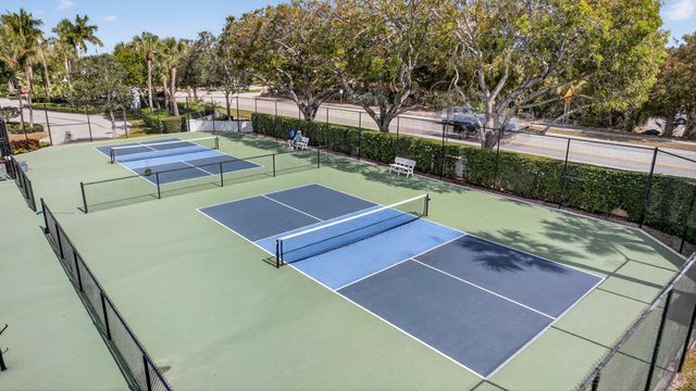 441 Bay Colony Drive N, Juno Beach, FL 33408