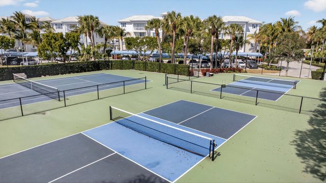 441 Bay Colony Drive N, Juno Beach, FL 33408