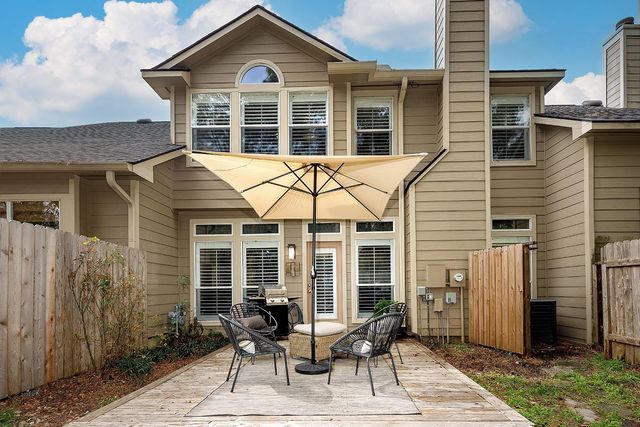 110 N Valley Oaks Circle, The Woodlands, TX 77382