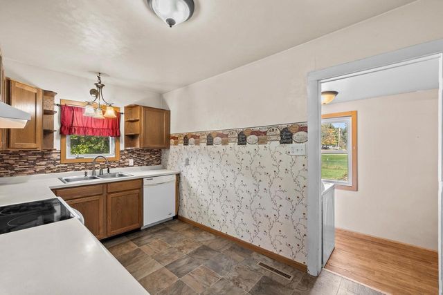 1350 10TH AVENUE NORTH, Wisconsin Rapids, WI 54495