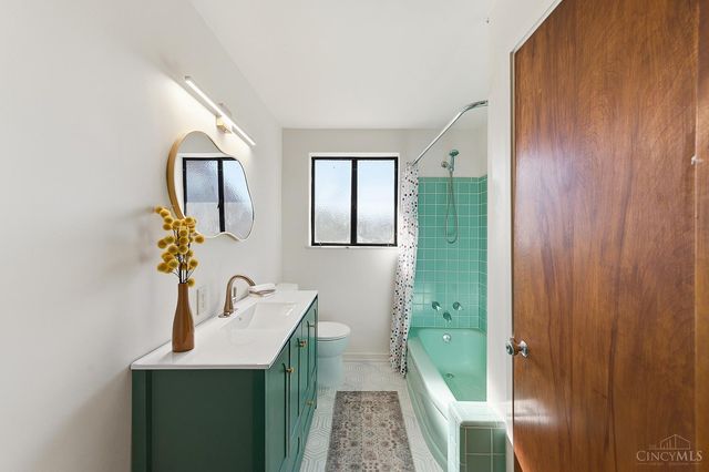 870 Lafayette Avenue, Cincinnati, OH 45220