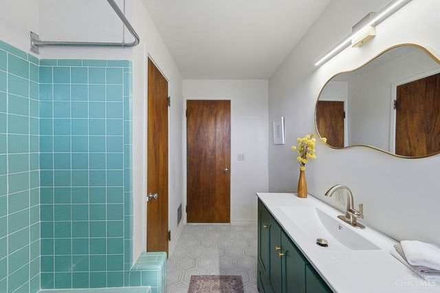 870 Lafayette Avenue, Cincinnati, OH 45220