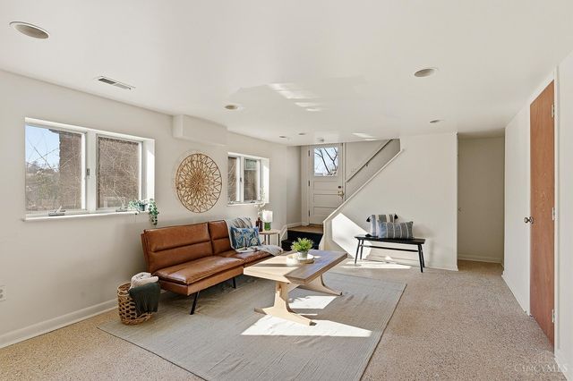 870 Lafayette Avenue, Cincinnati, OH 45220