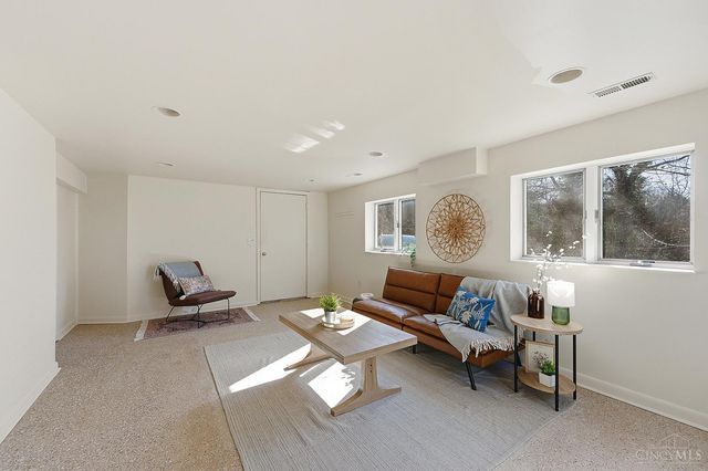 870 Lafayette Avenue, Cincinnati, OH 45220