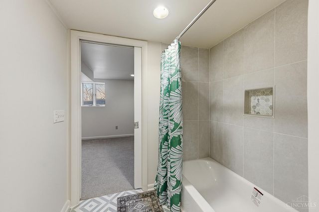 870 Lafayette Avenue, Cincinnati, OH 45220