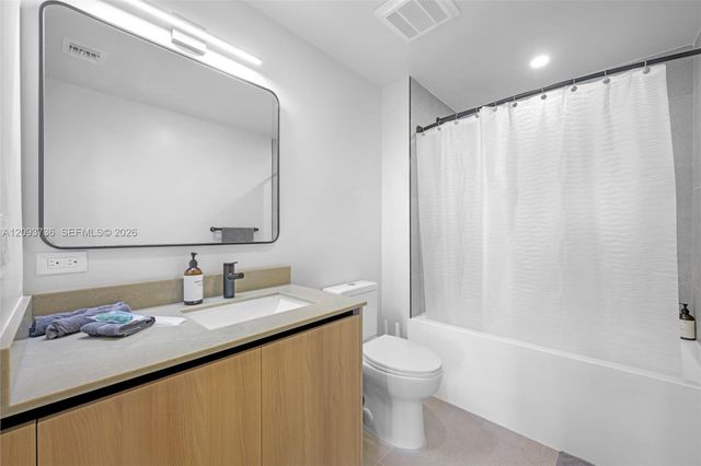 121 NE 5th Street 3006, Miami, FL 33132