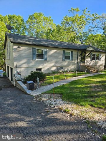 692 WATERCREST AVE, Effort, PA 18330