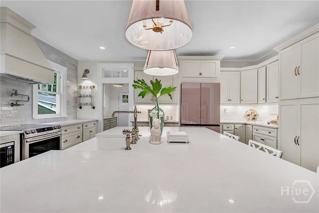 1108 Bonaventure Road, Savannah, GA 31404