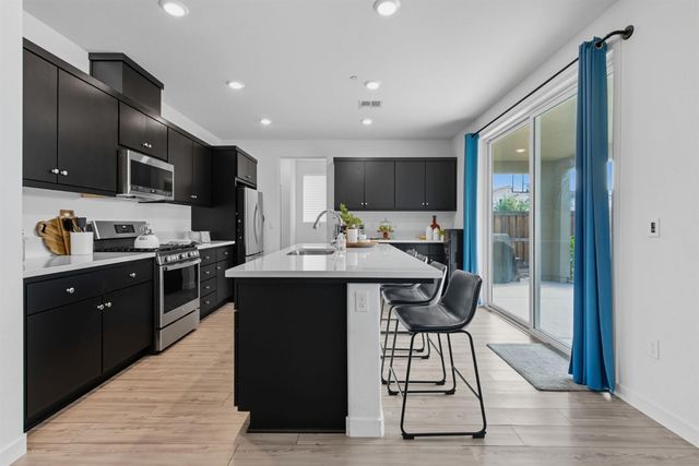 17516 Gemini Ct, Lathrop, CA 95330